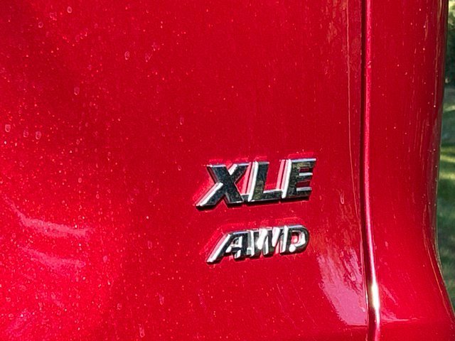 Used 2019 Toyota RAV4 XLE w/ All Weather Liner Package AWD/4WD image 11