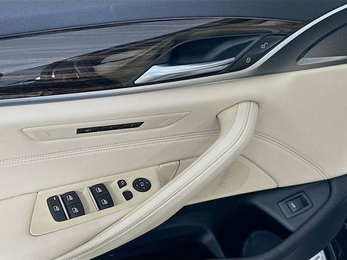 Used 2020 BMW 530i w/ Lighting Package image 18