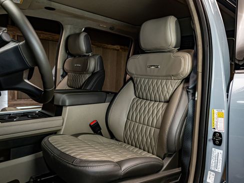 Used 2026 Ford F350 Platinum w/ Platinum Plus Package image 25