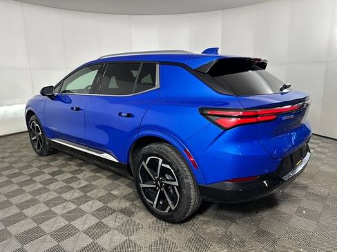 Used 2025 Chevrolet Equinox EV LT w/ Convenience Package image 5