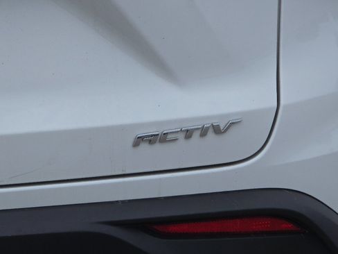 Used 2025 Chevrolet Trax ACTIV FWD image 5