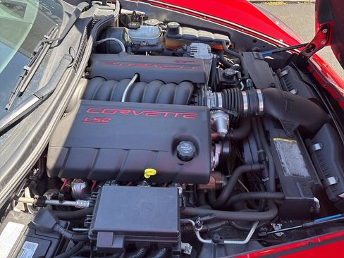 Used 2005 Chevrolet Corvette Convertible w/ Preferred Equipment Group RWD image 21