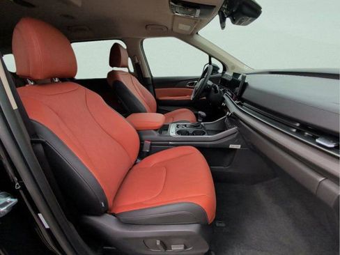 New 2026 Kia Carnival EX FWD image 15