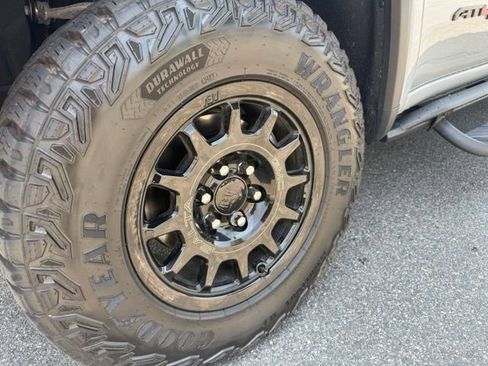 Used 2024 GMC Sierra 1500 AT4X w/ AT4X AEV Edition AWD/4WD image 9