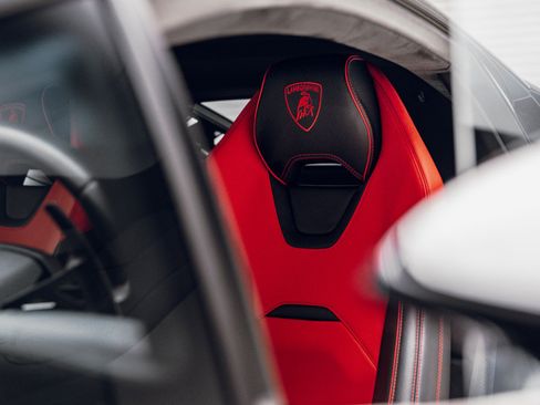 Used 2021 Lamborghini Huracan EVO RWD image 47