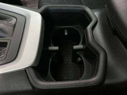 Used 2025 Toyota RAV4 XLE AWD/4WD image 28
