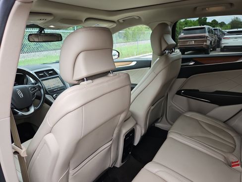 Used 2019 Lincoln MKC Select w/ Select Plus Package image 9