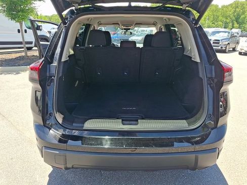 Used 2025 Nissan Rogue SV AWD/4WD image 29