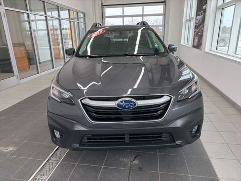 Used 2020 Subaru Outback Premium image 2