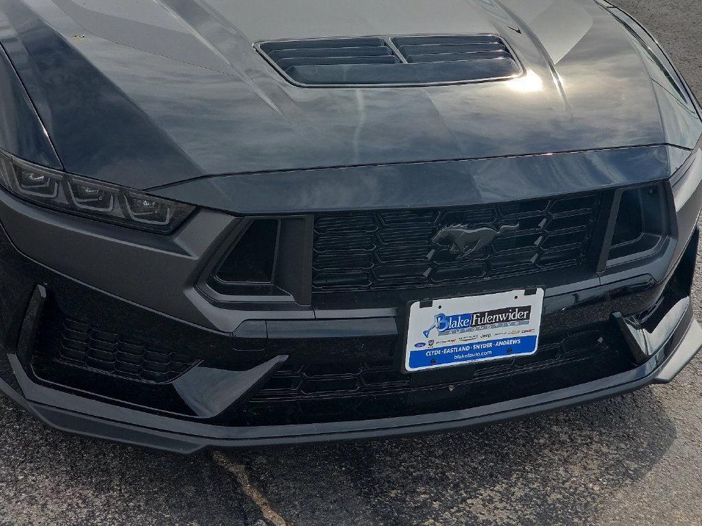 Used 2026 Ford Mustang Dark Horse RWD image 9