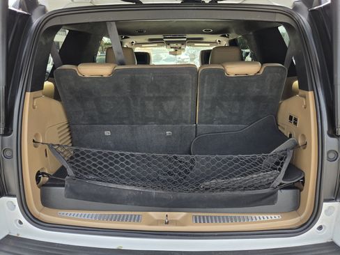 Used 2019 Cadillac Escalade Platinum RWD image 16