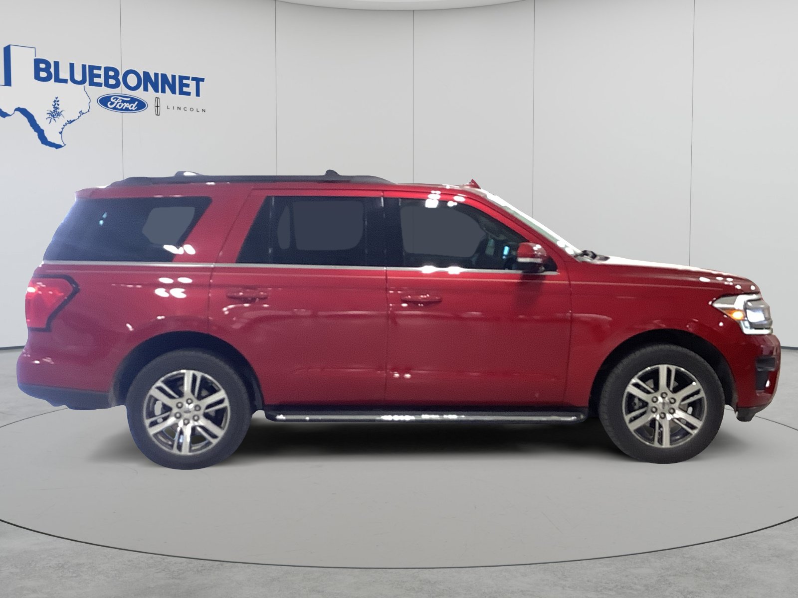 Used 2022 Ford Expedition XLT RWD image 3