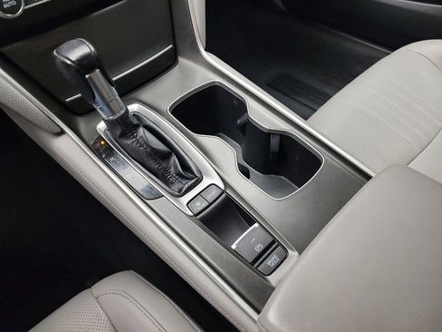Used 2018 Honda Accord Touring image 26