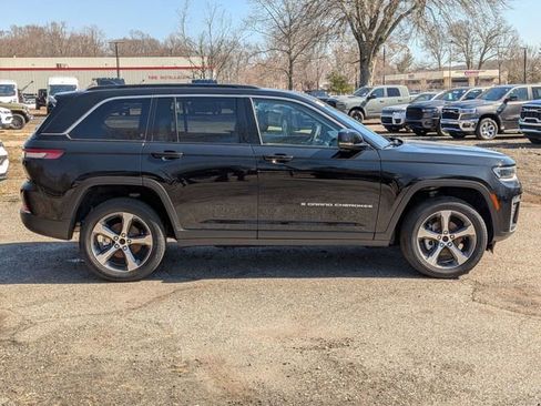 New 2026 Jeep Grand Cherokee Limited image 2