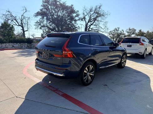 Certified 2023 Volvo XC60 B5 Plus w/ Climate Package image 5