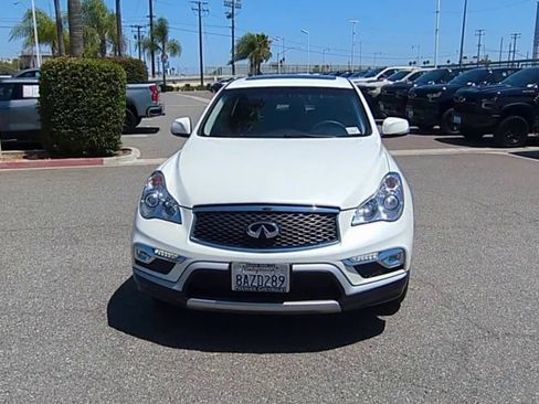 Used 2017 INFINITI QX50 2WD image 3