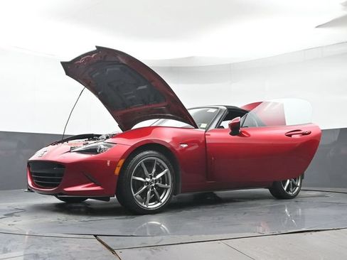 Used 2023 MAZDA MX-5 Miata Grand Touring w/ Weather Package RWD image 43