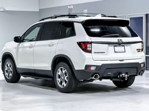 Used 2023 Honda Passport TrailSport image 3