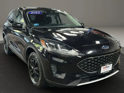 Used 2021 Ford Escape SE w/ Cold Weather Package image 7