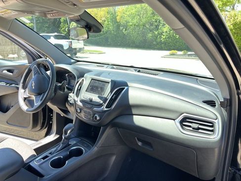 Used 2023 Chevrolet Equinox LT image 29