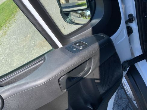 Used 2025 RAM ProMaster 2500 w/ U-Haul Equipment Group FWD image 20