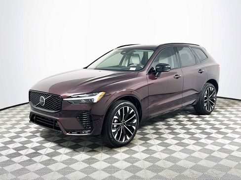 New 2026 Volvo XC60 B5 Ultra w/ Climate Package PRO image 3