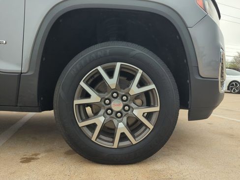 Used 2020 GMC Acadia SLE w/ LPO, Floor Liner Package image 16