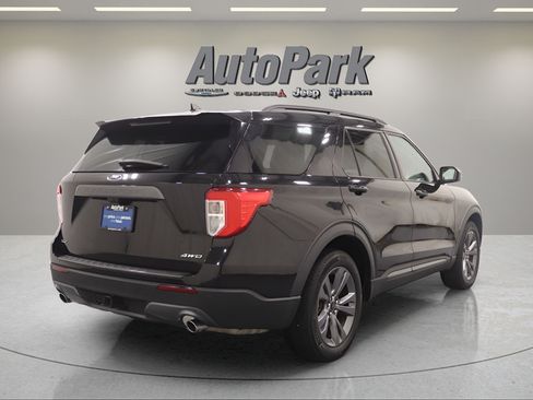 Used 2023 Ford Explorer XLT w/ Equipment Group 202A AWD/4WD image 10