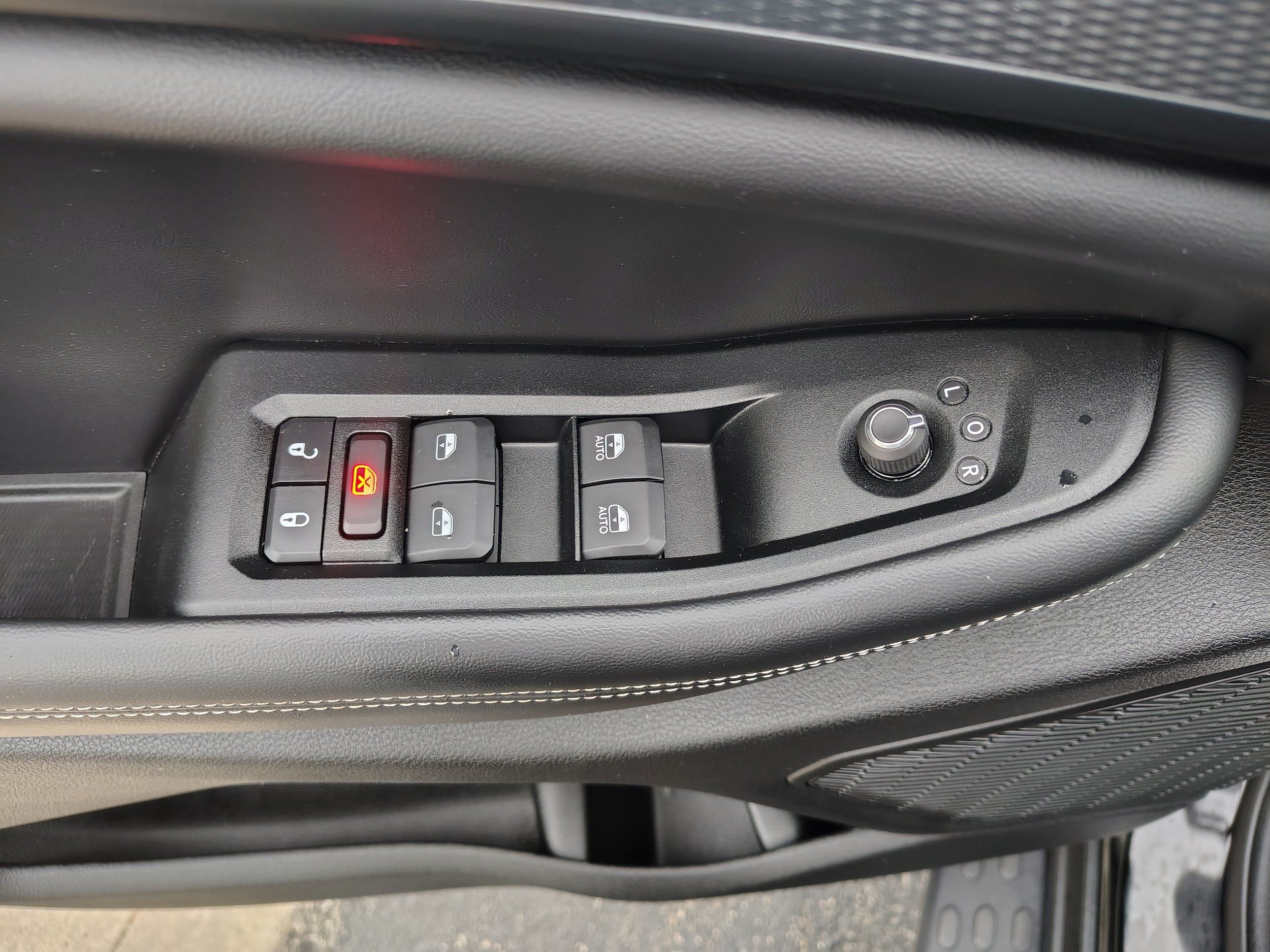 Certified 2024 Jeep Grand Cherokee Altitude AWD/4WD image 22