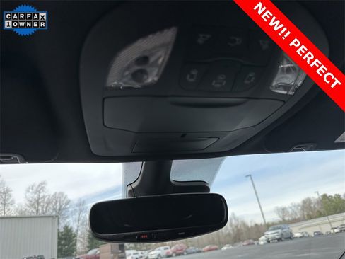 Used 2025 Chrysler Pacifica Select image 28