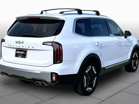 Used 2024 Kia Telluride EX w/ EX Captain's Chair Package FWD image 12