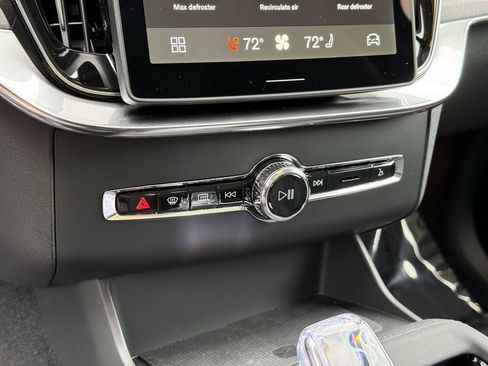 New 2026 Volvo XC90 B6 Ultra image 22