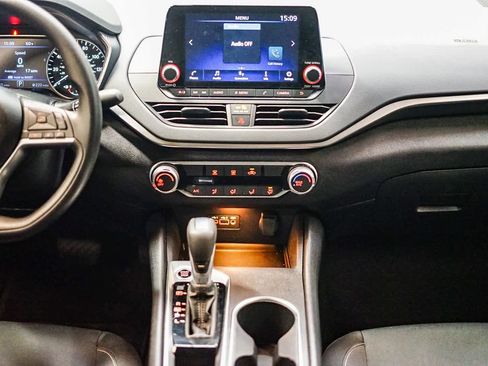 Used 2022 Nissan Altima 2.5 SV image 12