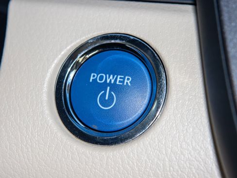 Used 2023 Toyota Camry LE image 28