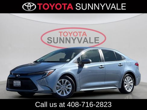 Certified 2025 Toyota Corolla XLE image 2