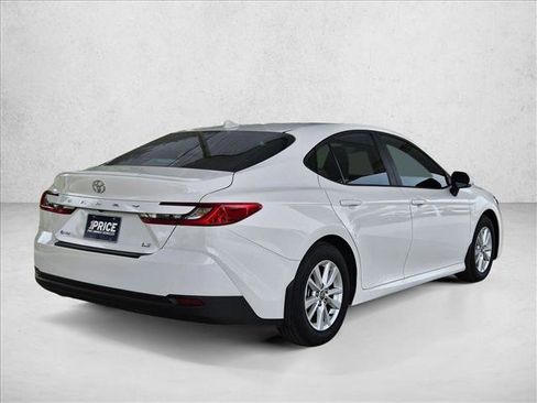 Used 2025 Toyota Camry LE w/ Convenience Package FWD image 5