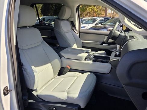 New 2026 Ford Expedition Active image 19