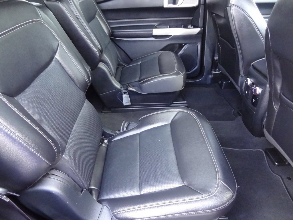 Certified 2022 Ford Explorer Limited w/ Equipment Group 301A AWD/4WD image 13