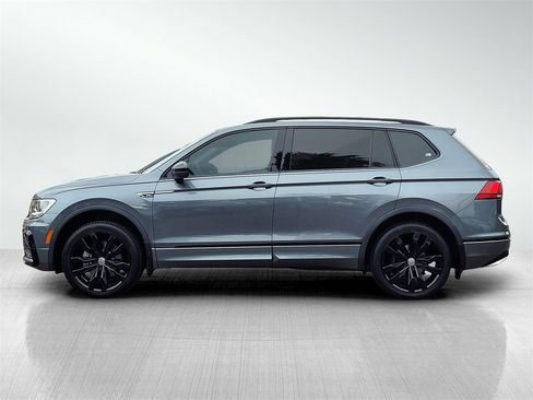 Certified 2021 Volkswagen Tiguan SE R-Line image 7