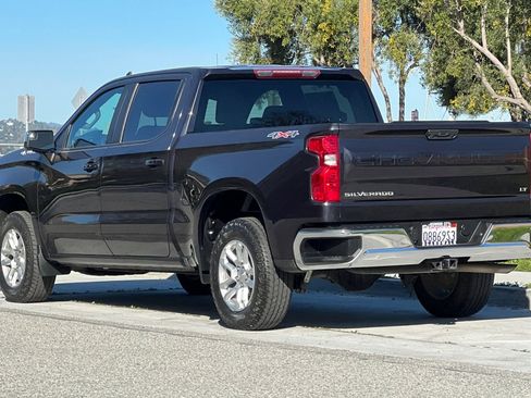 Used 2022 Chevrolet Silverado 1500 LT AWD/4WD image 6