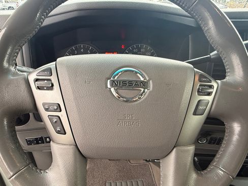 Used 2021 Nissan NV 3500 SL image 18