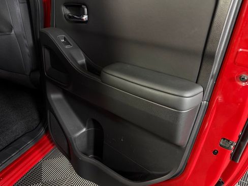 Used 2024 Nissan Frontier SV RWD image 28