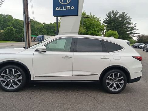 Used 2024 Acura MDX SH-AWD w/ Technology Package image 2