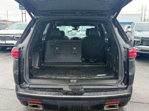 Used 2023 Chevrolet Traverse Premier w/ Redline Edition image 12