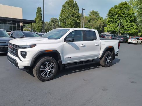 Used 2024 GMC Canyon AT4 w/ AT4 Premium Package AWD/4WD image 25