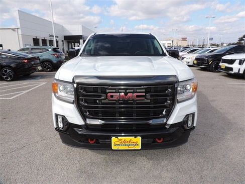 Used 2022 GMC Canyon AT4 image 2