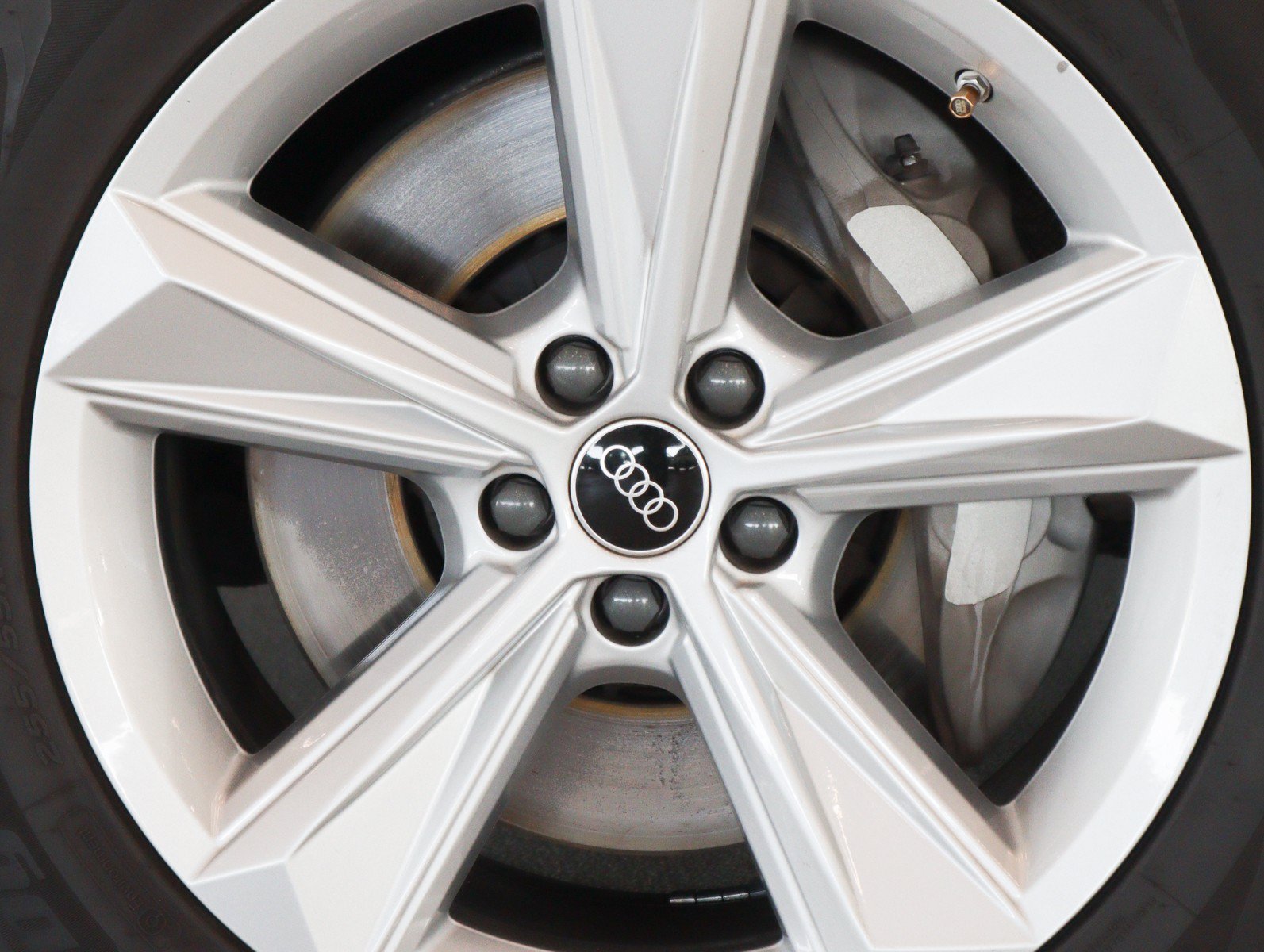 Used 2022 Audi Q7 3.0T Premium AWD/4WD image 7