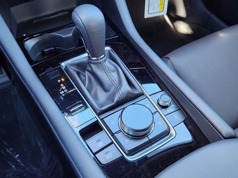 New 2026 MAZDA MAZDA3 Hatchback w/Premium Plus Pkg image 17