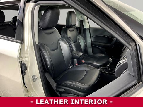 Used 2018 Jeep Compass Limited w/ Navigation Group AWD/4WD image 29