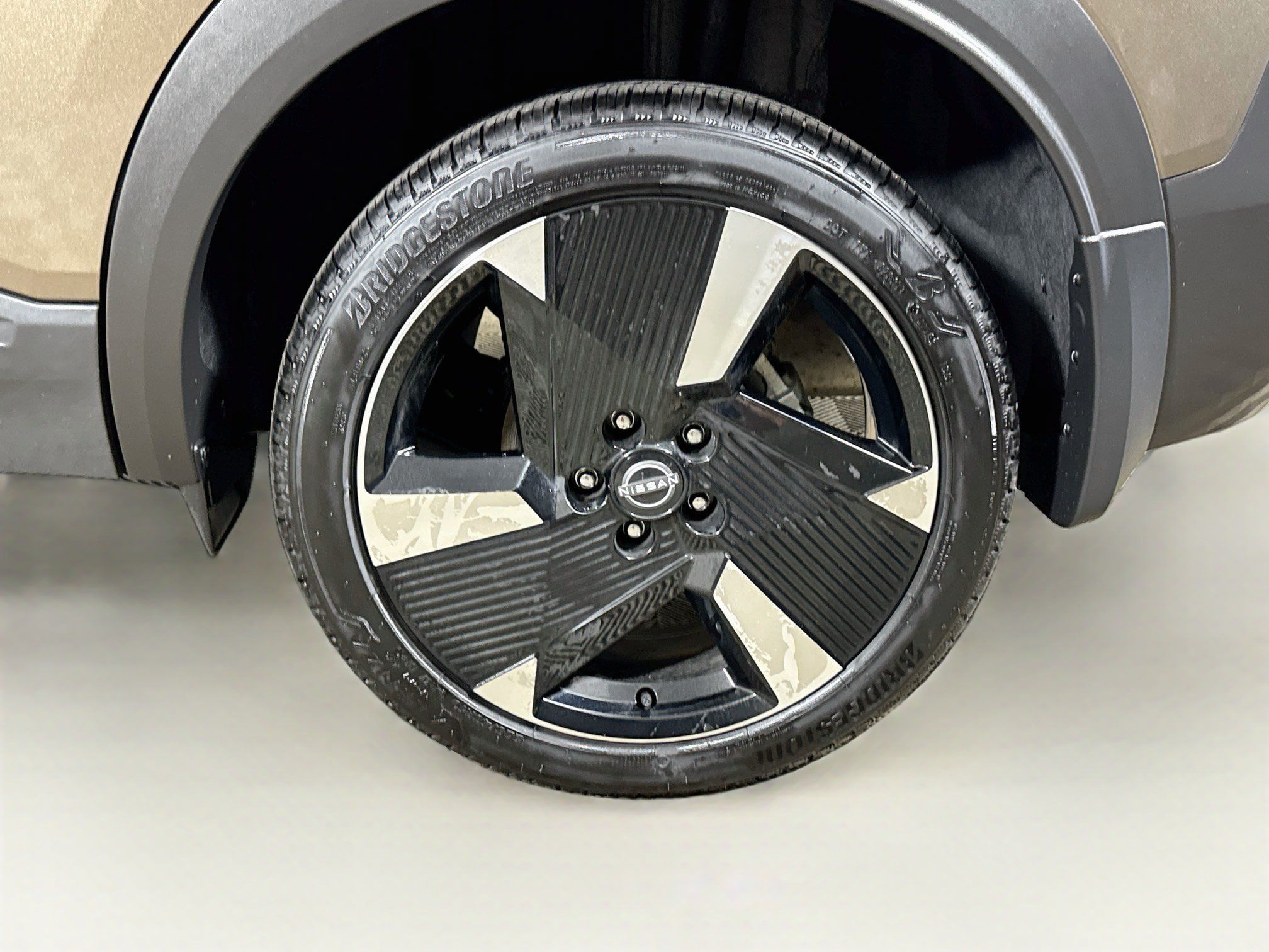Used 2026 Nissan Kicks SR w/ SR Premium Package FWD image 31